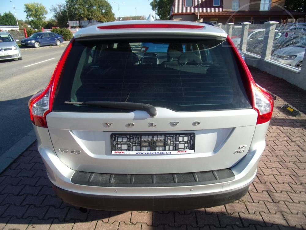 Volvo XC60 2,4 D5 AWD NAVI ALU BT