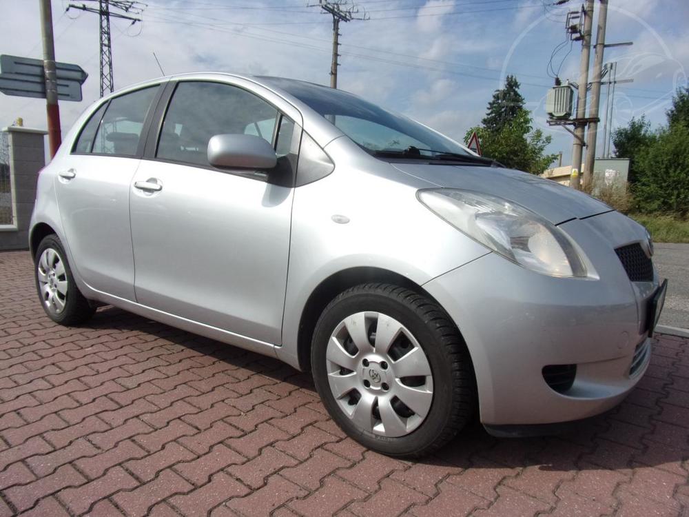 Toyota Yaris 1,3 VVT-i 64KW KLIMA 1 MAJITEL