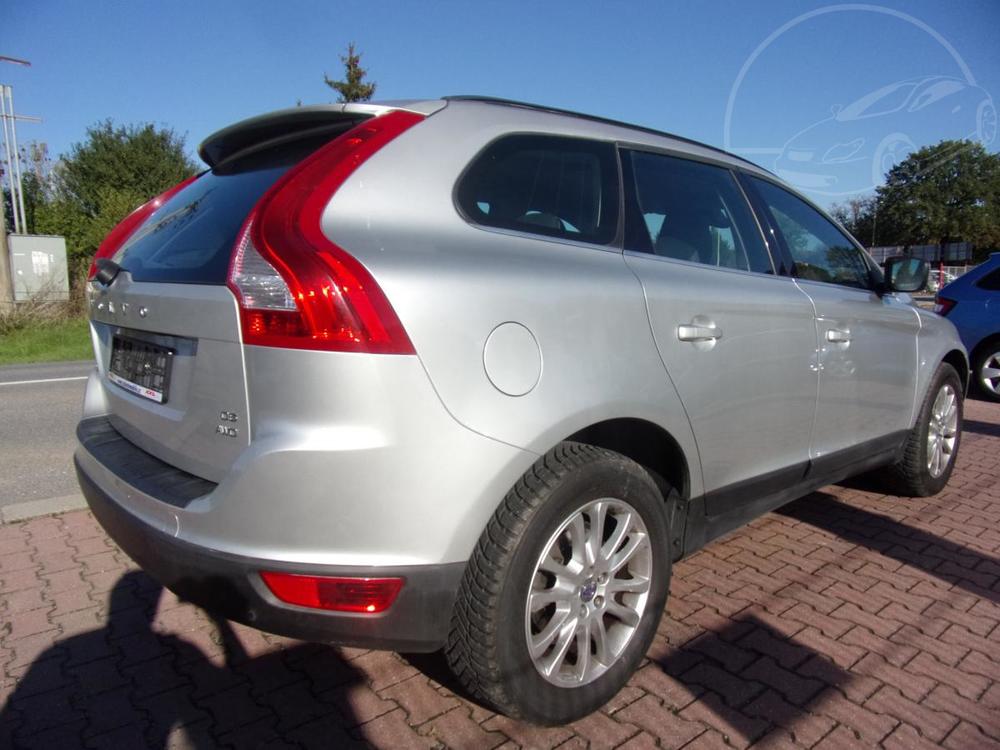 Volvo XC60 2,4 D5 AWD NAVI ALU BT