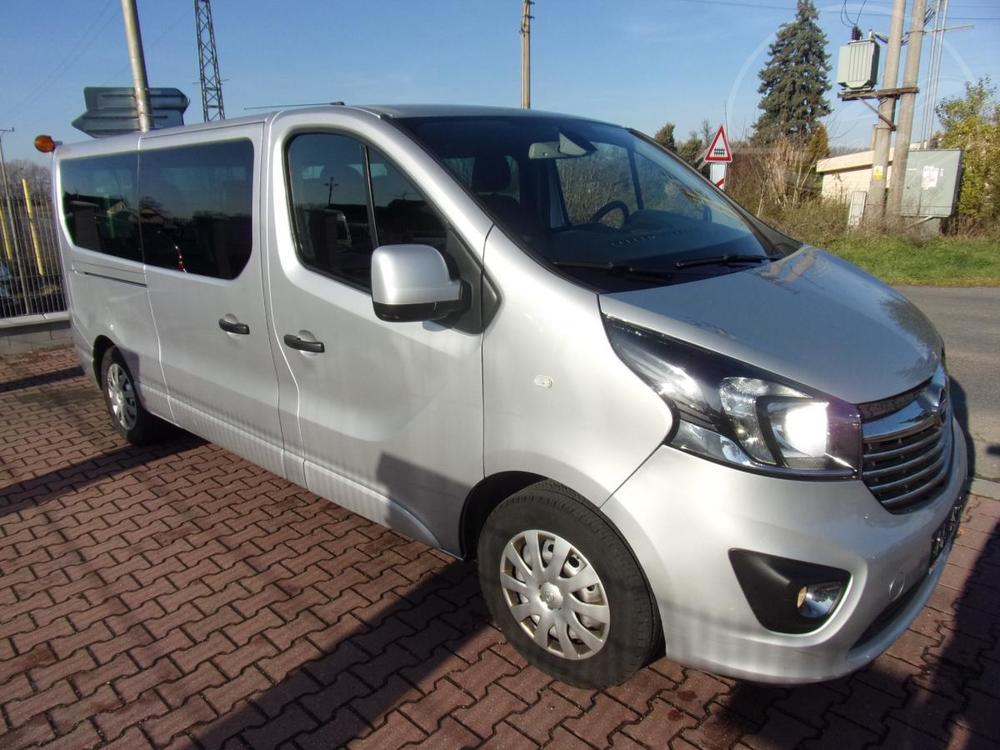 Opel Vivaro 1,6 BiTURBO 9mst