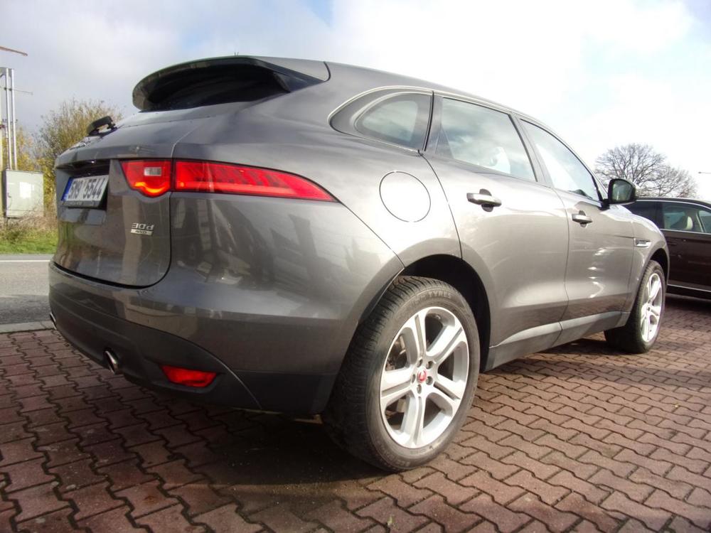 Jaguar F-Pace 30d AWD Pure NAVI R