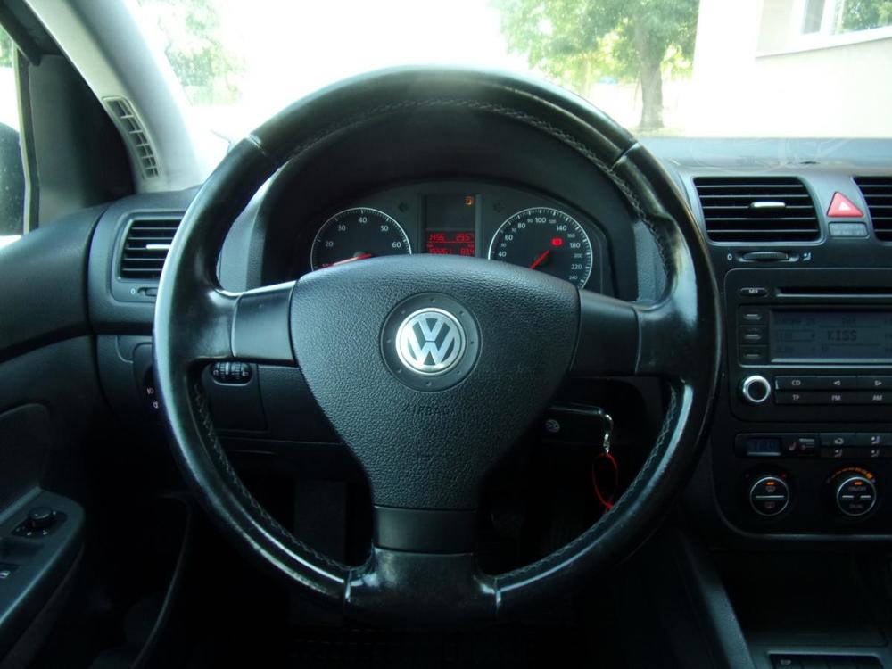 Volkswagen Golf 1,6 16V AUTOKLIMA VHEV