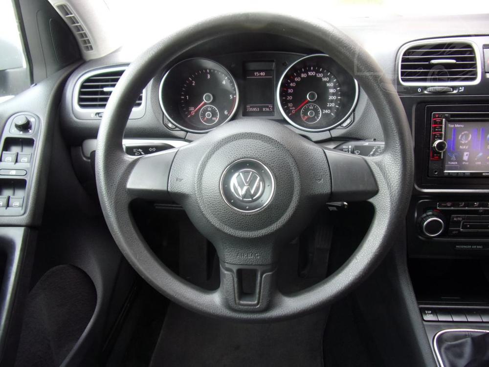 Volkswagen Golf 1,6 TDI AUTOKLIMA 2.majitel