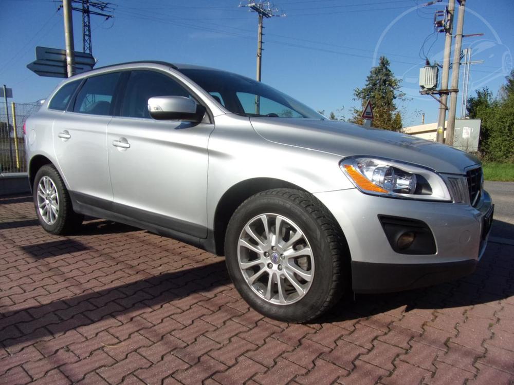 Volvo XC60 2,4 D5 AWD NAVI ALU BT