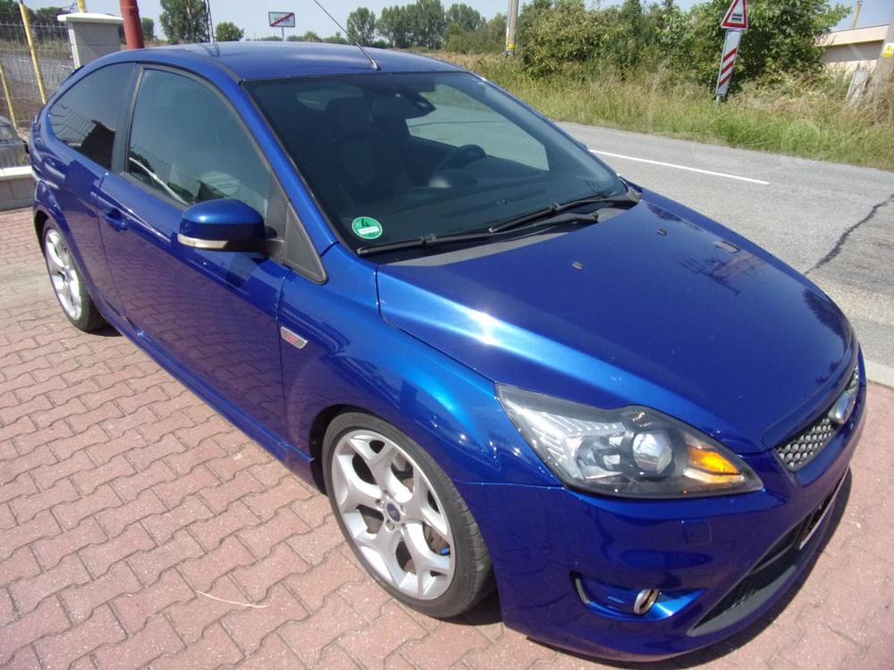 Ford Focus ST 2,5 166 kW RECARO