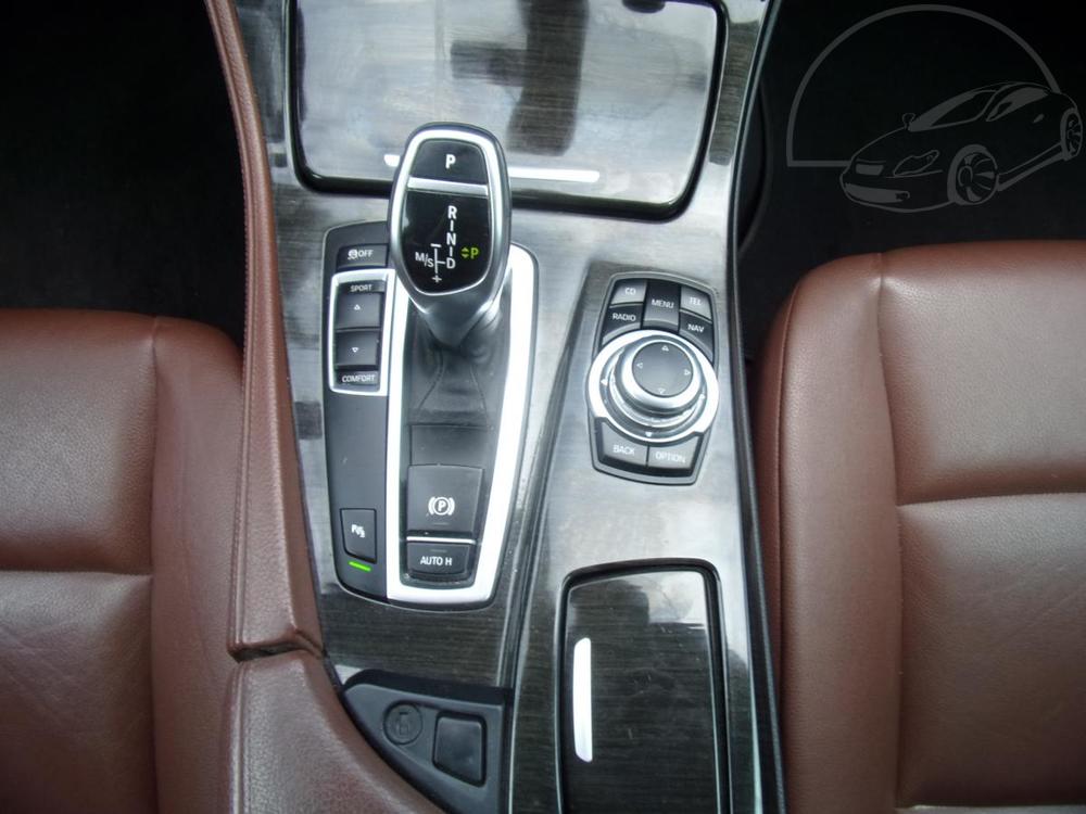 BMW 530 D NAVI ALU XENONY ROZVODY