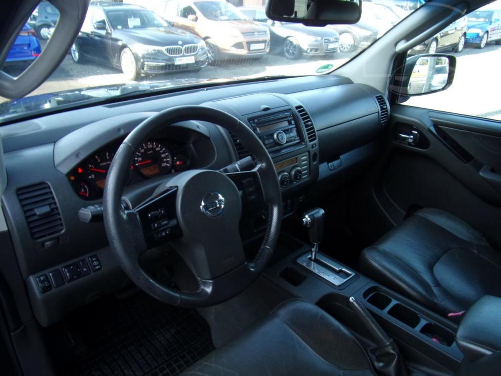 Nissan Navara 2.5 DCi - ZADNO