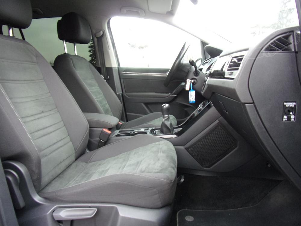 Volkswagen Touran 2,0TDI NAVI FULLLED