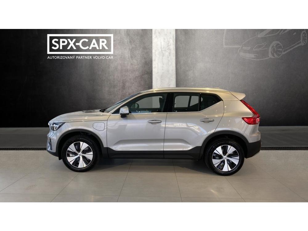 Volvo XC40 CORE, B3 FWD, 120+10 kW / 163+