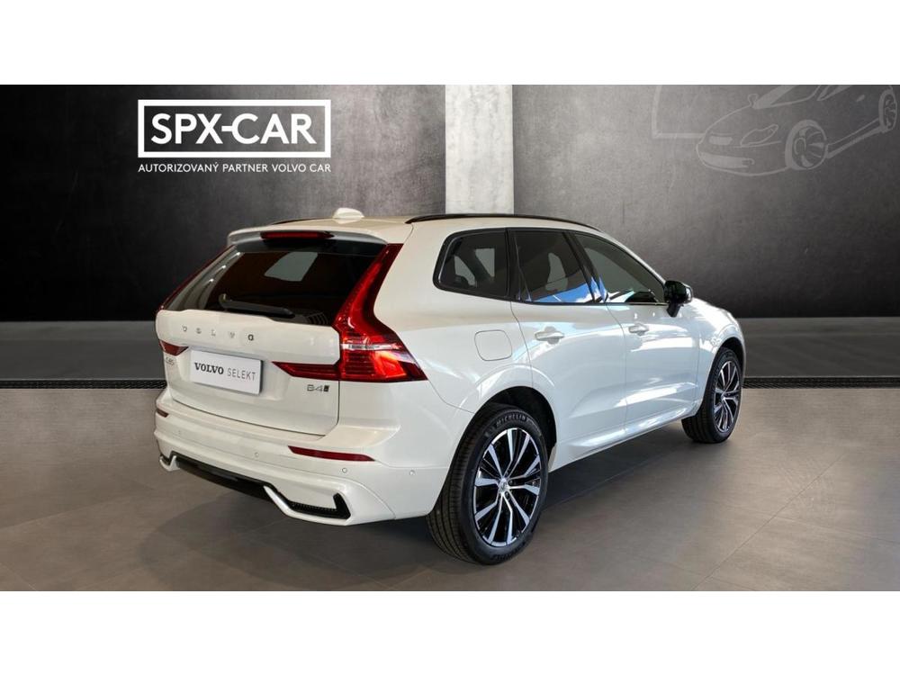 Volvo XC60 PLUS DARK, B4 AWD, 145+10 kW /