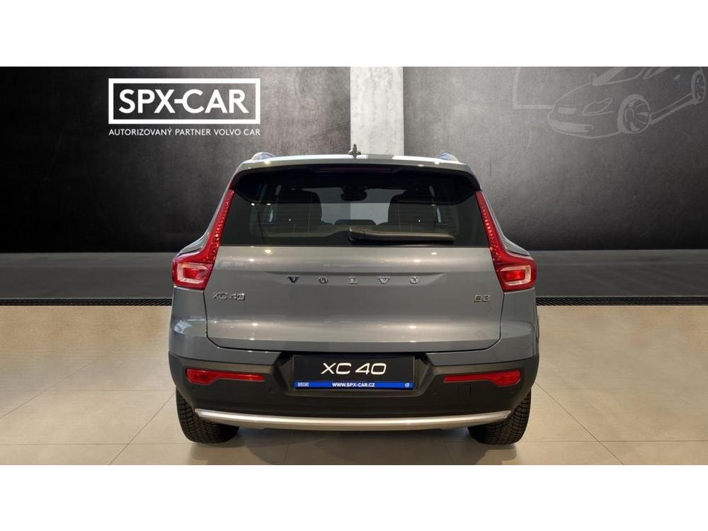 Volvo XC40 ESSENTIAL, B3 FWD, 120+10 kW /