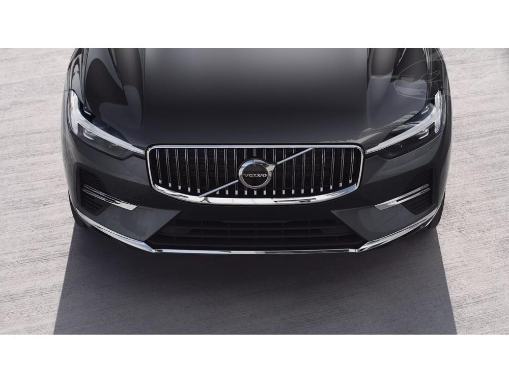 Volvo XC60 CORE, T6 AWD, 186+107 kW / 253