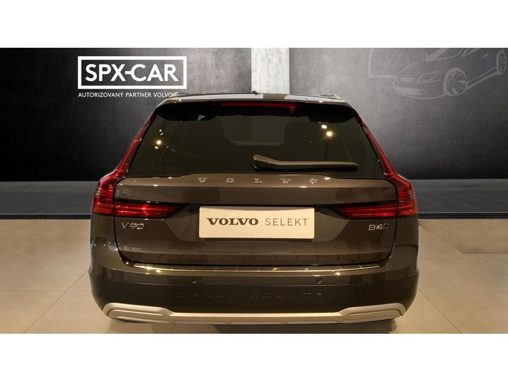 Volvo V90 Cross Country Pro, B4 AWD, 145