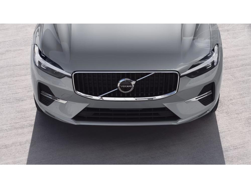 Volvo XC60 CORE, B5 AWD, 184+10 kW / 250+