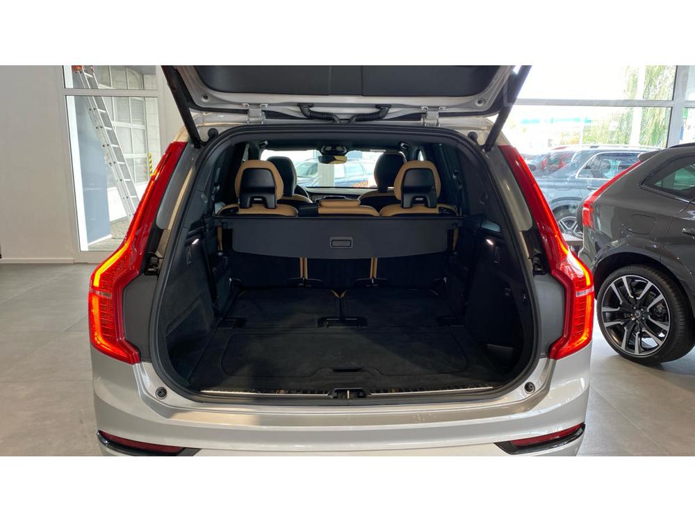 Volvo XC90 PLUS DARK, B5 AWD, 173+10 kW /