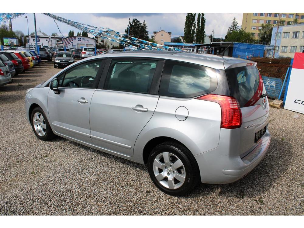 Peugeot 5008 1,6i REZERVACE