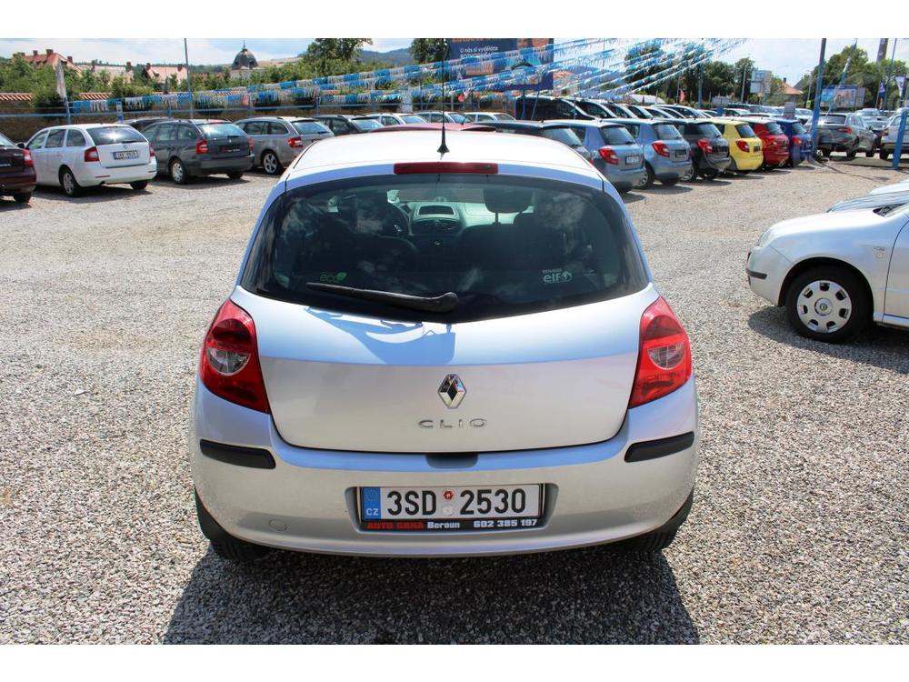 Renault Clio 1,2i REZERVACE