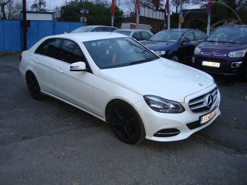 Mercedes-Benz E 220 CDi, Serv.k.D,Manul,2.Maj