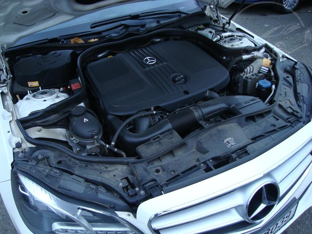 Mercedes-Benz E 220 CDi, Serv.k.D,Manul,2.Maj