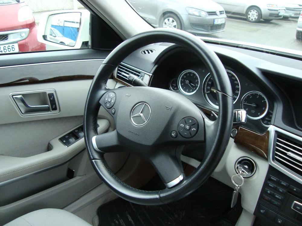 Mercedes-Benz E 220 CDi,2.Maj.Serv.k.7/2012