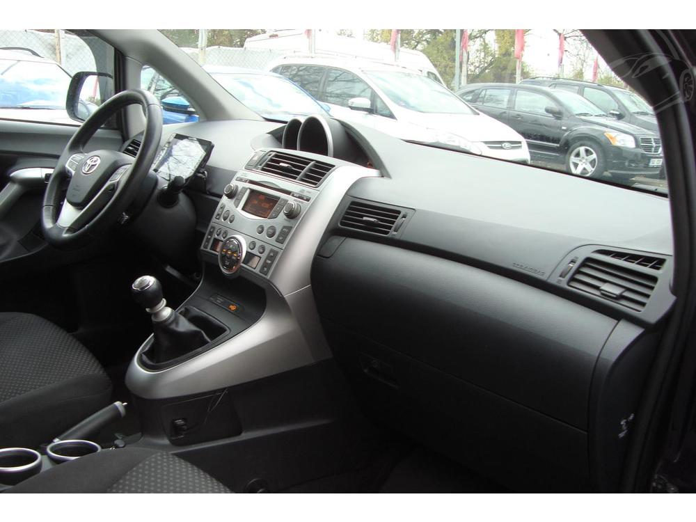 Toyota Corolla Verso 2.0 D-4D, 1.Maj.R,Sevisn kn.