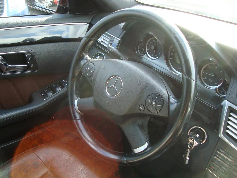 Mercedes-Benz E 250 CDi,AUT,R, 1.Maj.Servis.kn