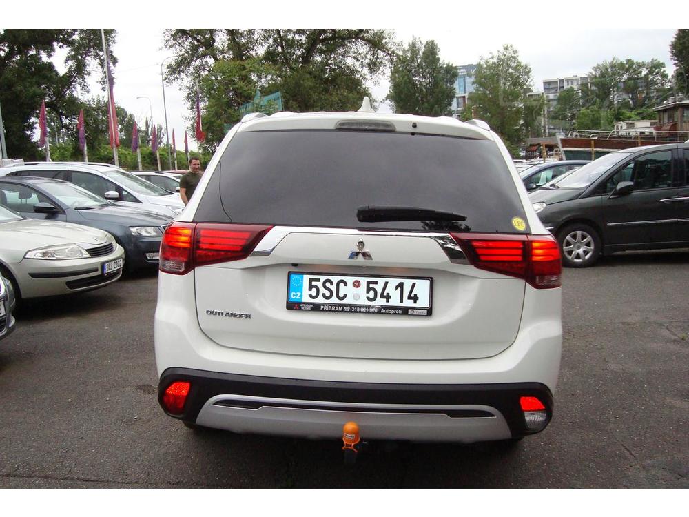 Mitsubishi Outlander 2.0 i+LPG,R.Serv.Kn.2.Majitel