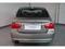 BMW 330 i SERVISN KNIHA   3,0