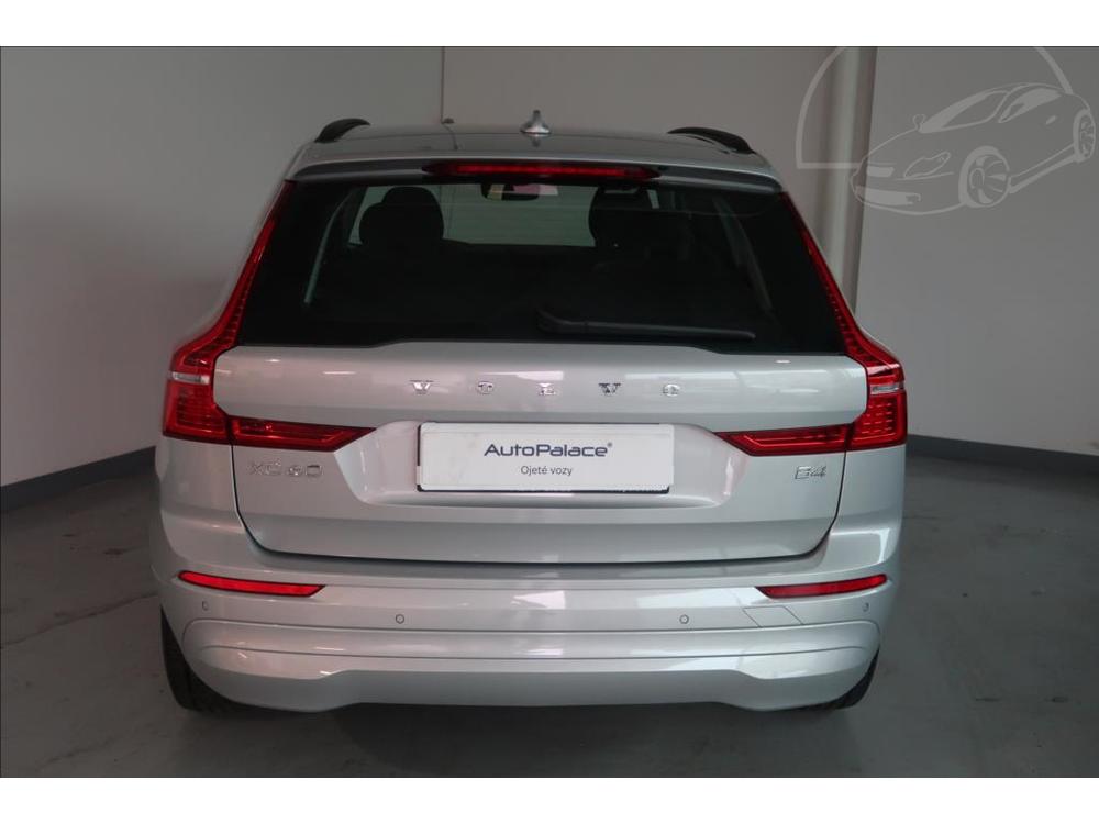 Volvo XC60 2,0 B4 FWD benzin Core Auto