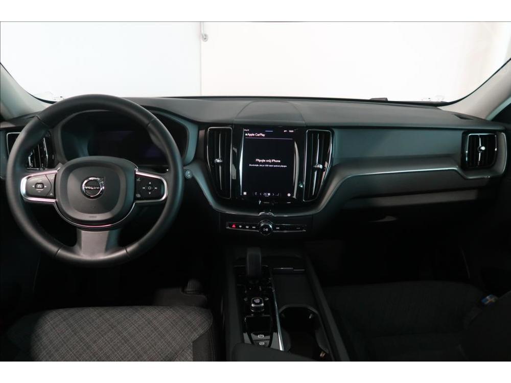 Volvo XC60 2,0 B4 FWD benzin Core Auto