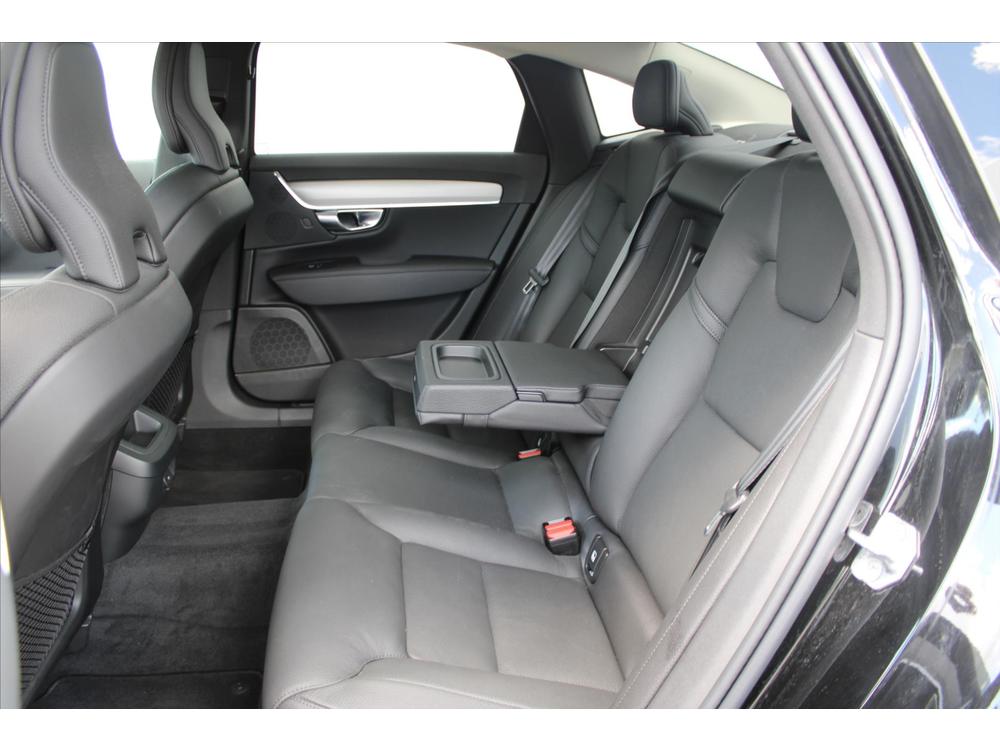 Volvo S90 B5 173kW AWD DPH 1.MAJITEL R