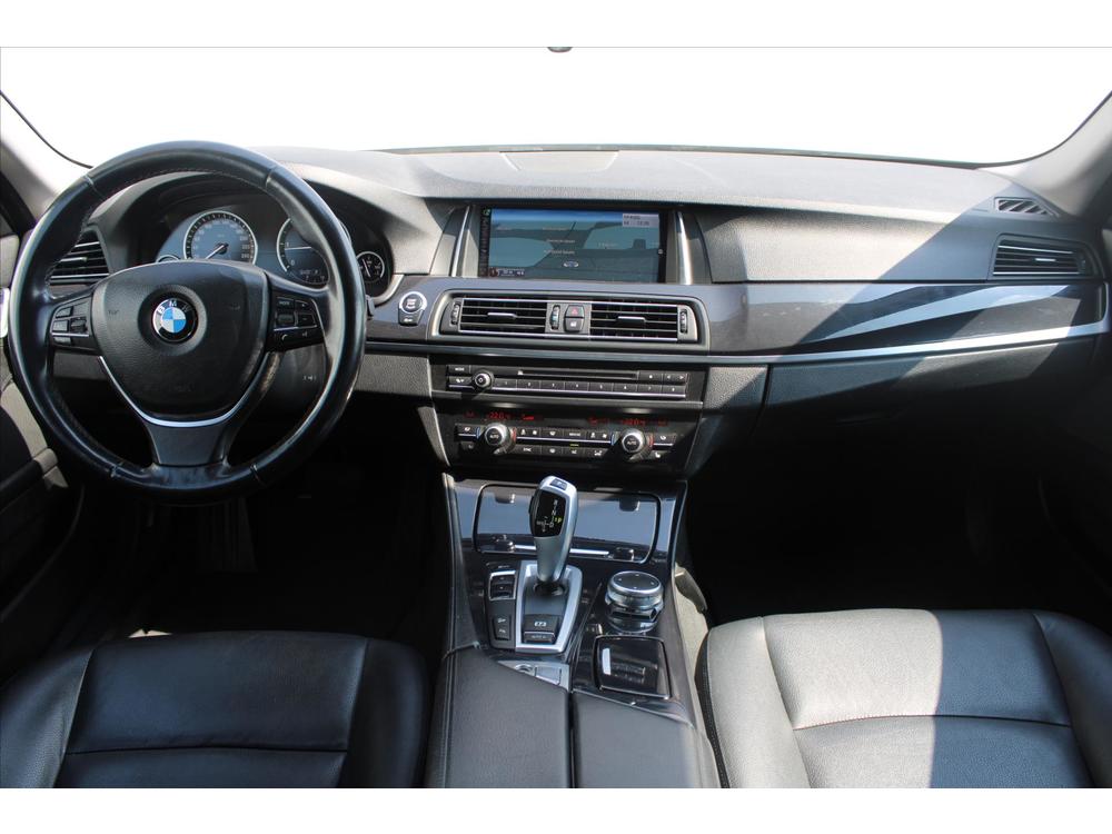 BMW 5 520d xDrive SERVISN KNIHA R