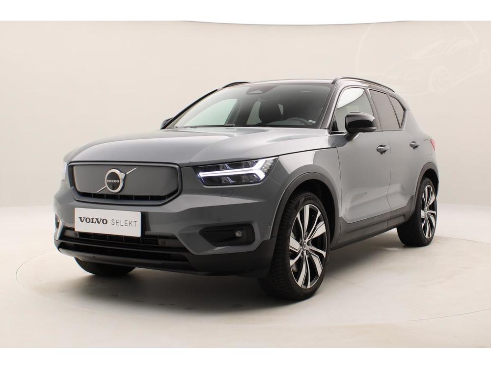 Volvo XC40 AWD RECHARGE REZERVACE