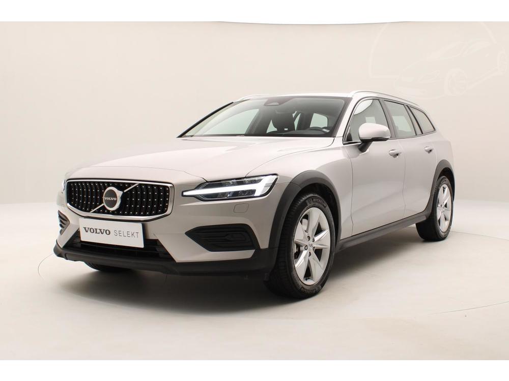 Volvo V60 CC B4 AWD CORE AUT 1.maj.