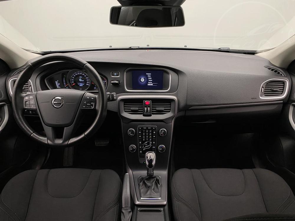 Volvo V40 T2 BLACK EDITION AUT NAVIGACE