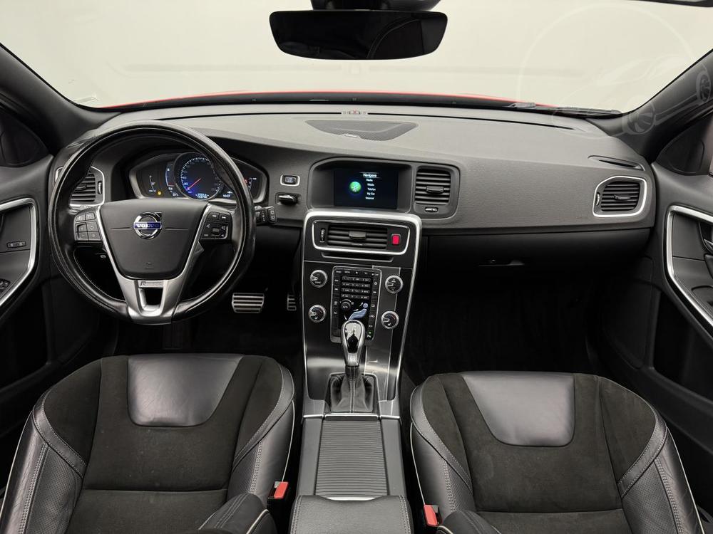 Volvo V60 D4 R-DESIGN AUT HARMAN KARDON