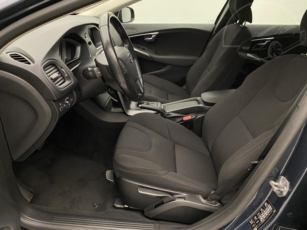 Volvo V40 T2 BLACK EDITION AUT NAVIGACE