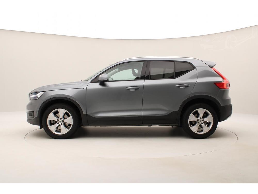 Volvo XC40 D4 AWD MOMENTUM REZERVACE