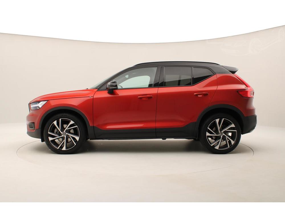 Volvo XC40 D4 AWD R-DESIGN AUT CZ 1.maj