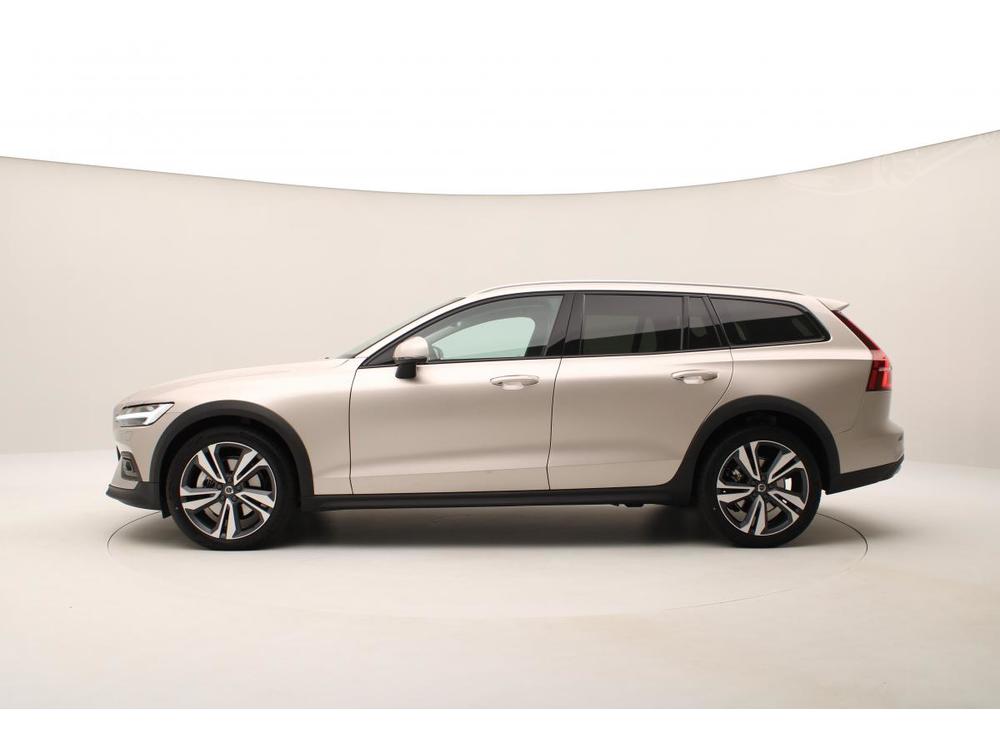 Volvo V60 CC B4 AWD PLUS AUT CZ 1.maj