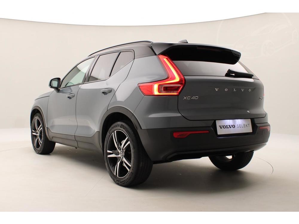 Volvo XC40 D4 AWD R-DESIGN CZ 1.maj