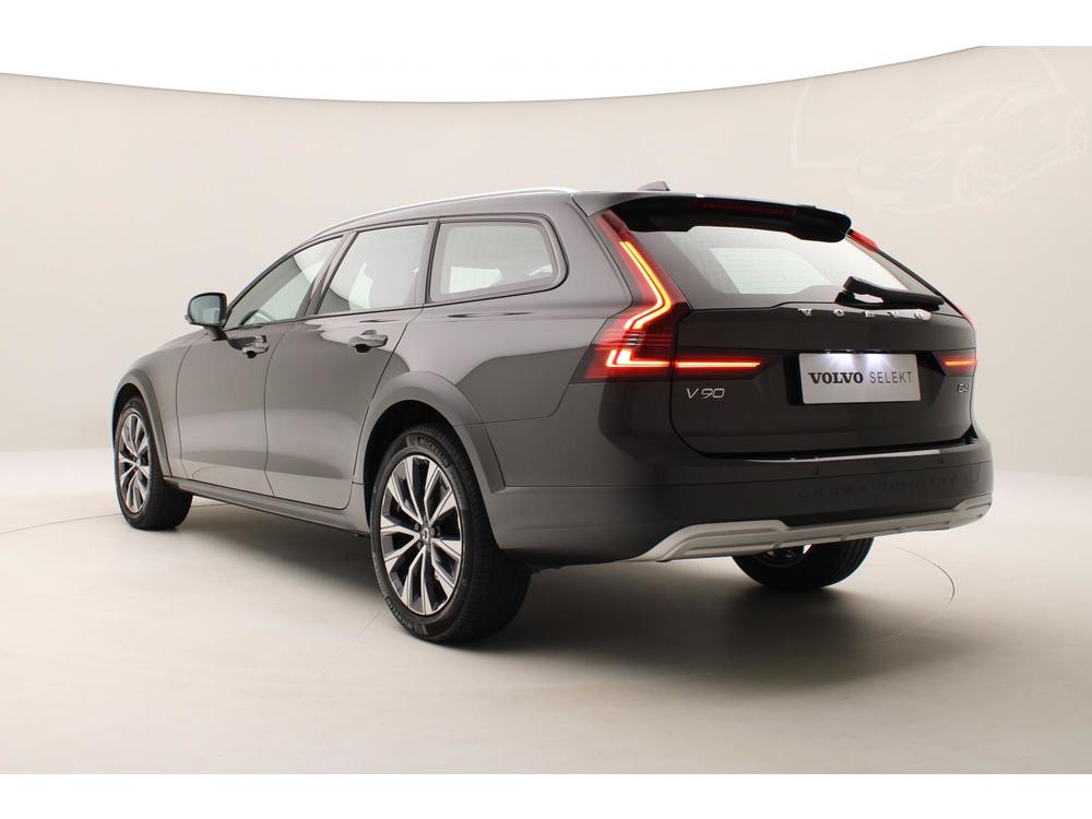 Volvo V90 CC B4 AWD PLUS AUT CZ 1.maj