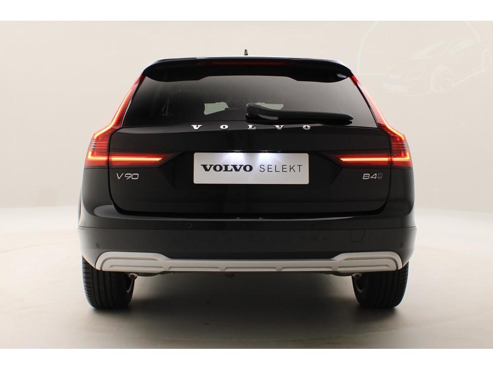 Volvo V90 CC B4 PLUS BRIGHT AWD 1.maj