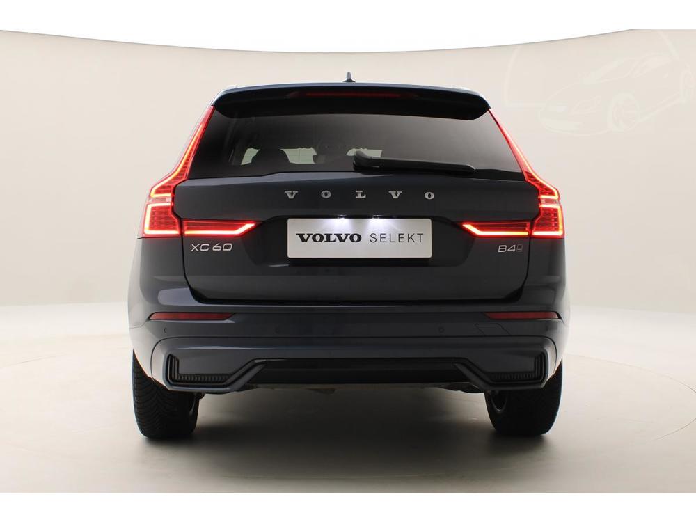 Volvo XC60 B4 AWD PLUS DARK REZERVACE