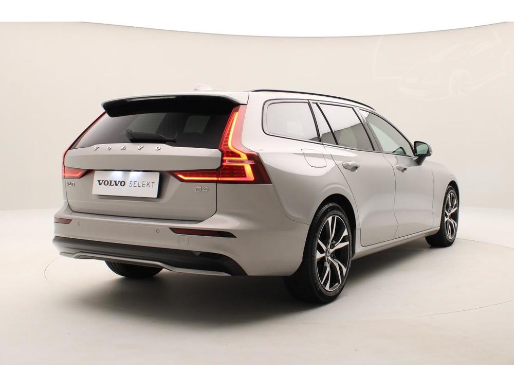 Volvo V60 B4 PLUS DARK AUT CZ 1.maj