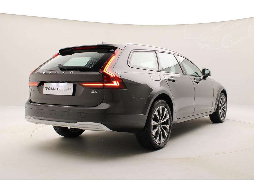 Volvo V90 CC B4 AWD PLUS AUT CZ 1.maj.