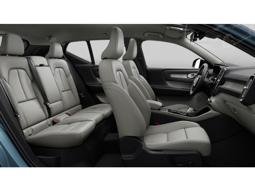 Volvo XC40 B4 AUT DARK PLUS