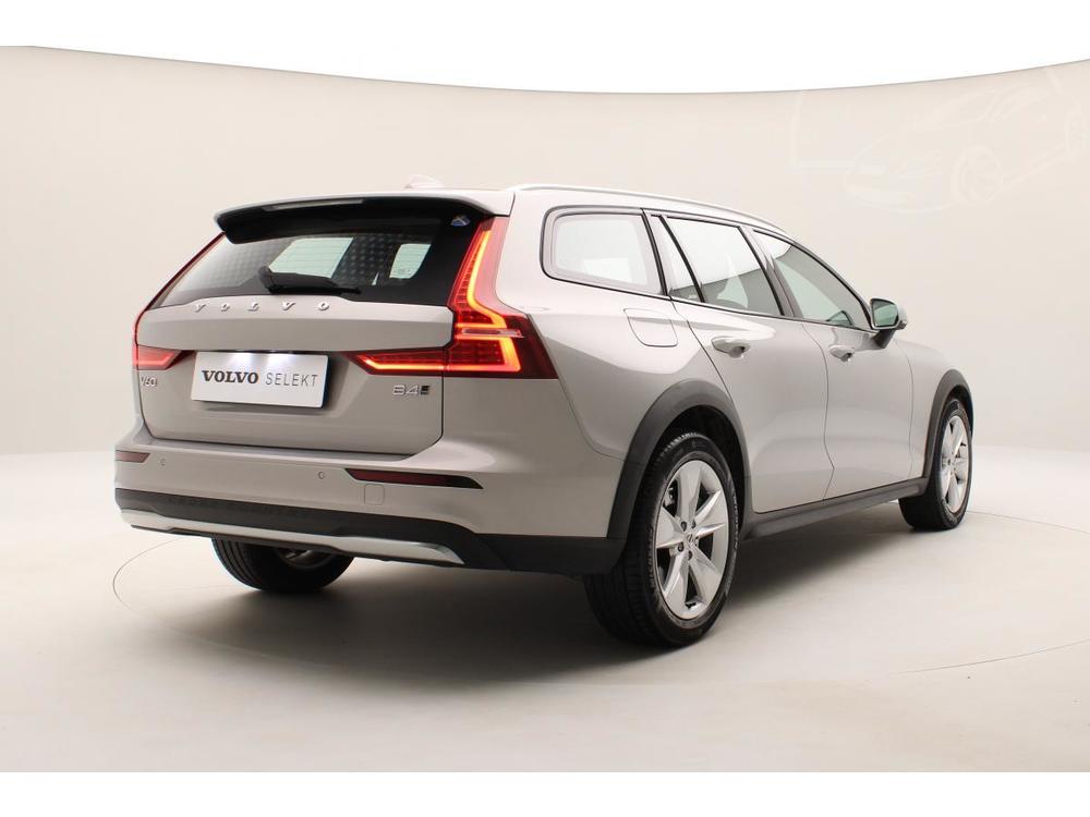 Volvo V60 CC B4 AWD CORE AUT 1.maj.