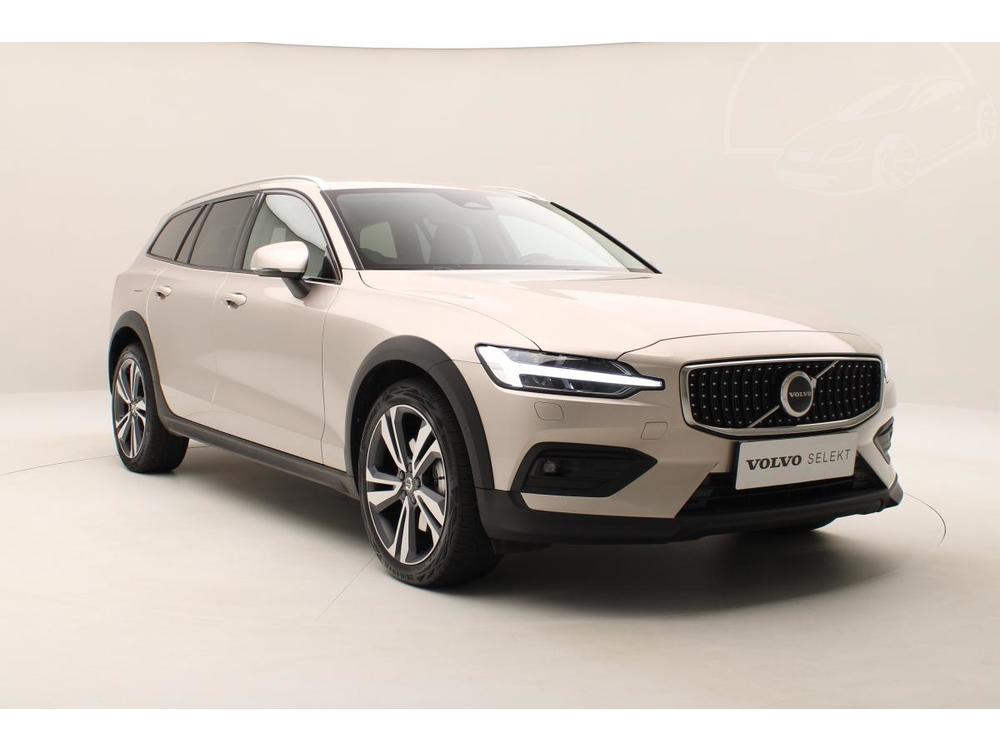 Volvo V60 CC B4 AWD PLUS AUT CZ 1.maj