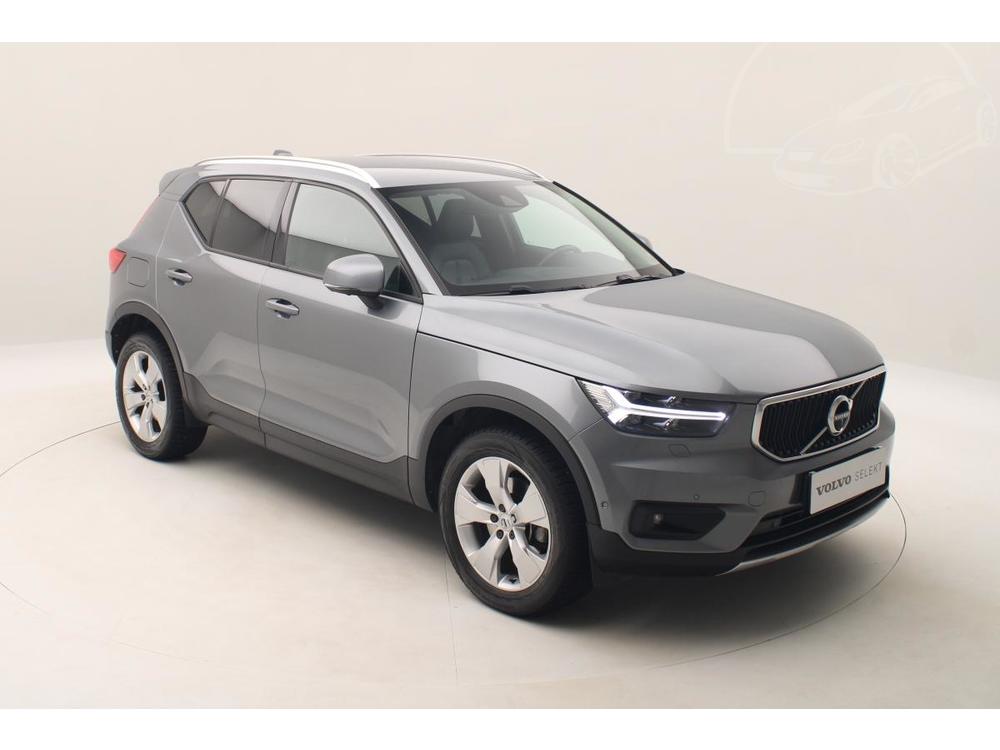 Volvo XC40 D4 AWD MOMENTUM REZERVACE